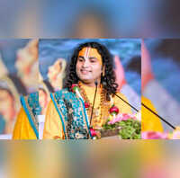 Mathura महिलाओं पर विवादित बयान देकर फंसे अनिरुद्धाचार्य प्रशासन की अनदेखी के बाद कोर्ट में सुनवाई तय