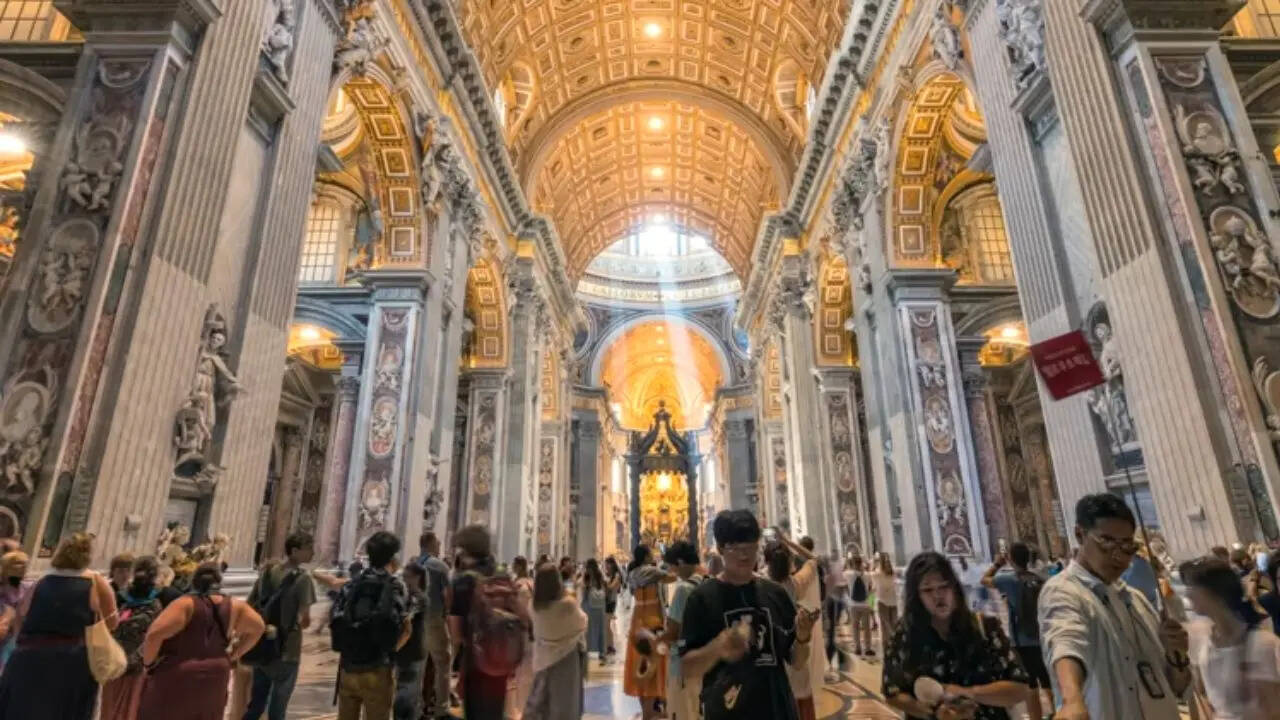 क्यों नहीं होता कोई अपराध?  what is unique about vatican city​
