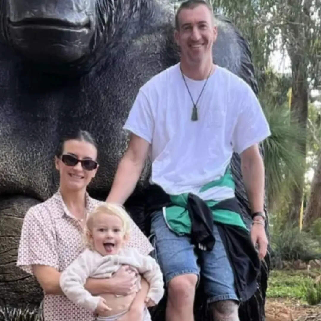 पिता अस्पताल में पत्नी भी गंभीर रूप से बीमार