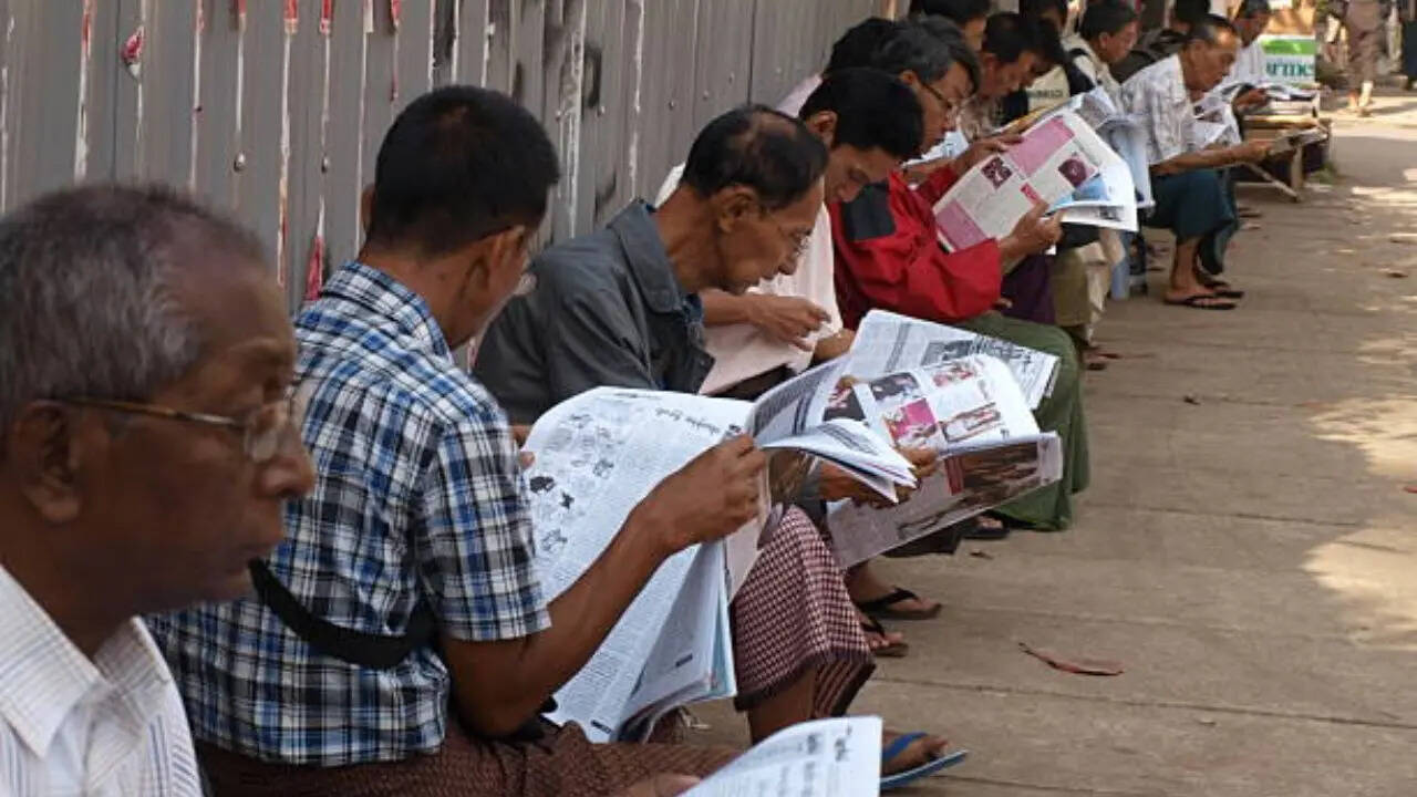 कंबोडिया  24 छुट्टियां