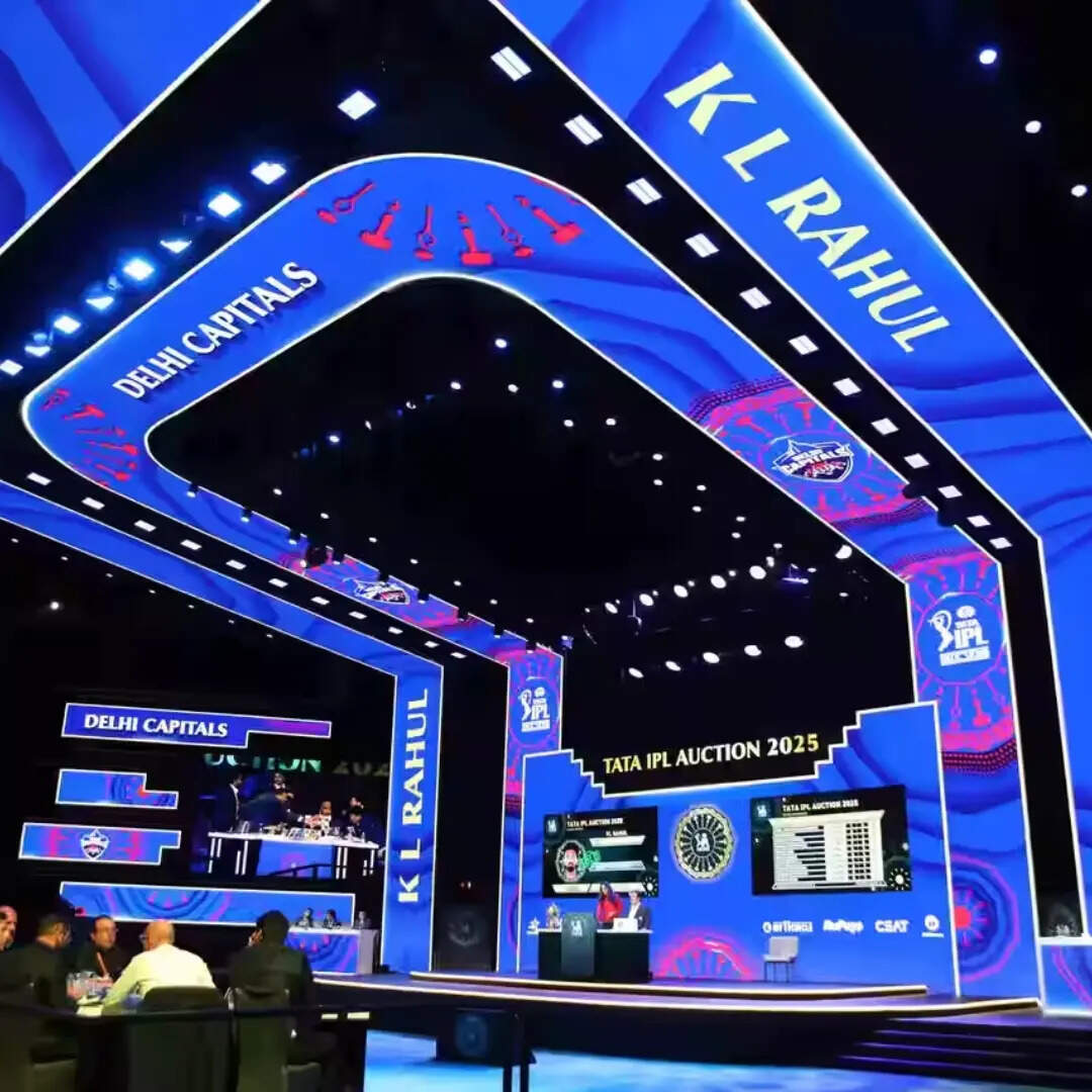 कितने भारतीय और कितने विदेशी खिलाड़ी