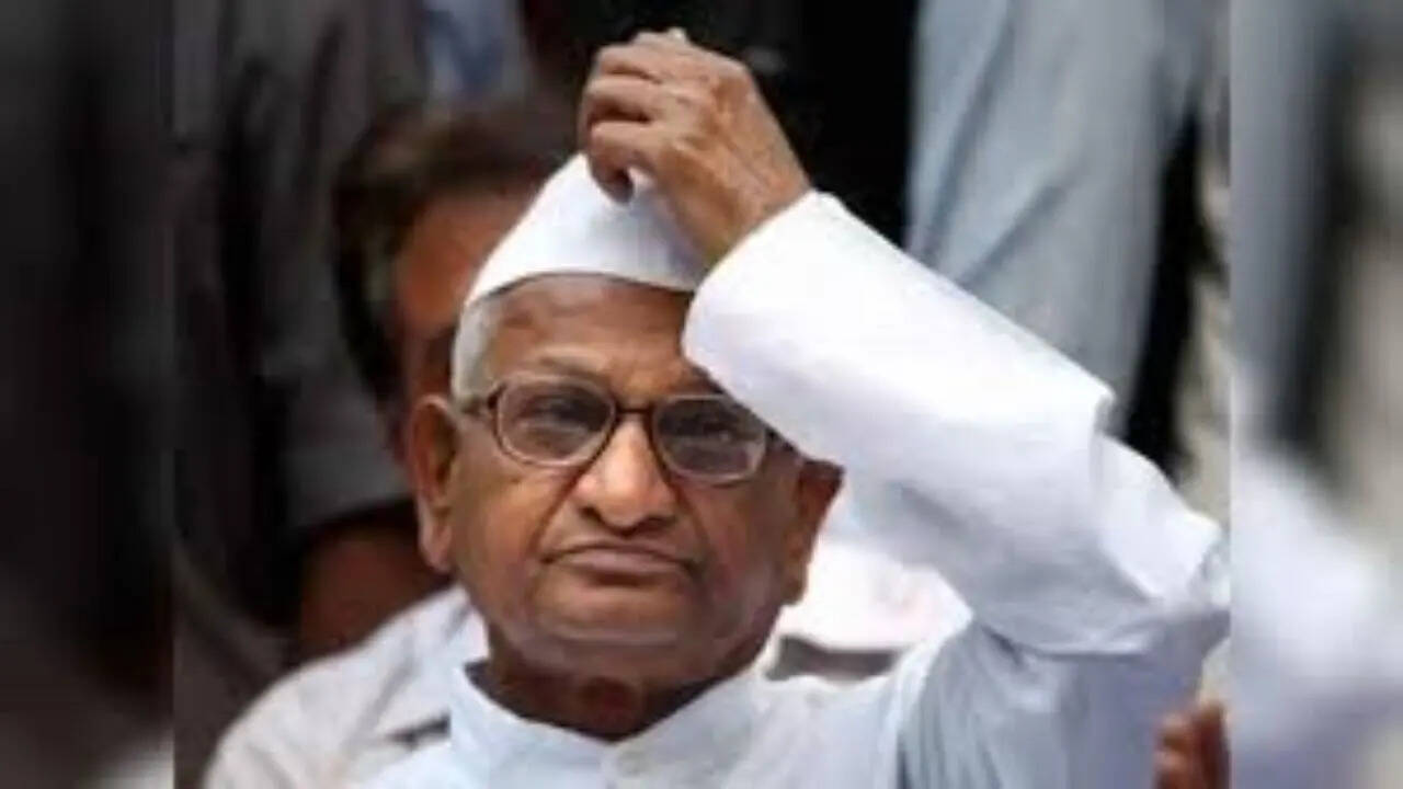 ​एक दिन हिरासत में रहे अन्ना हजारे
