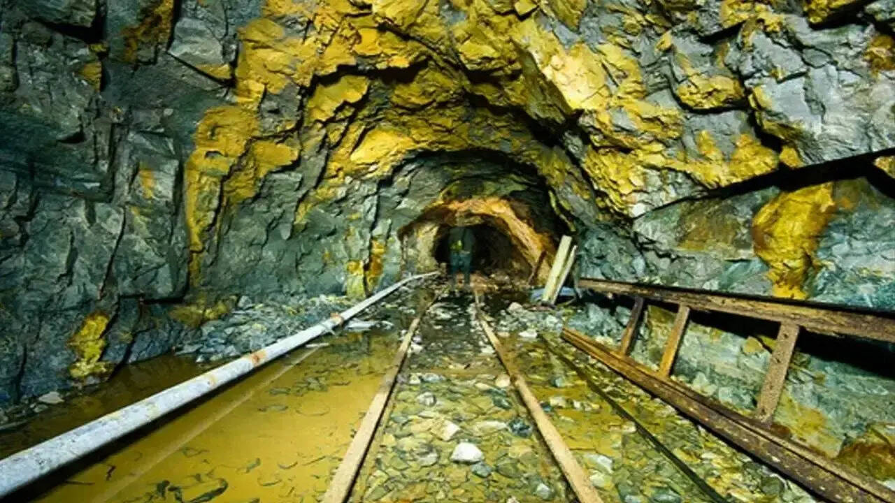 खजाना लेकिन बंद तिजोरी में क्यों