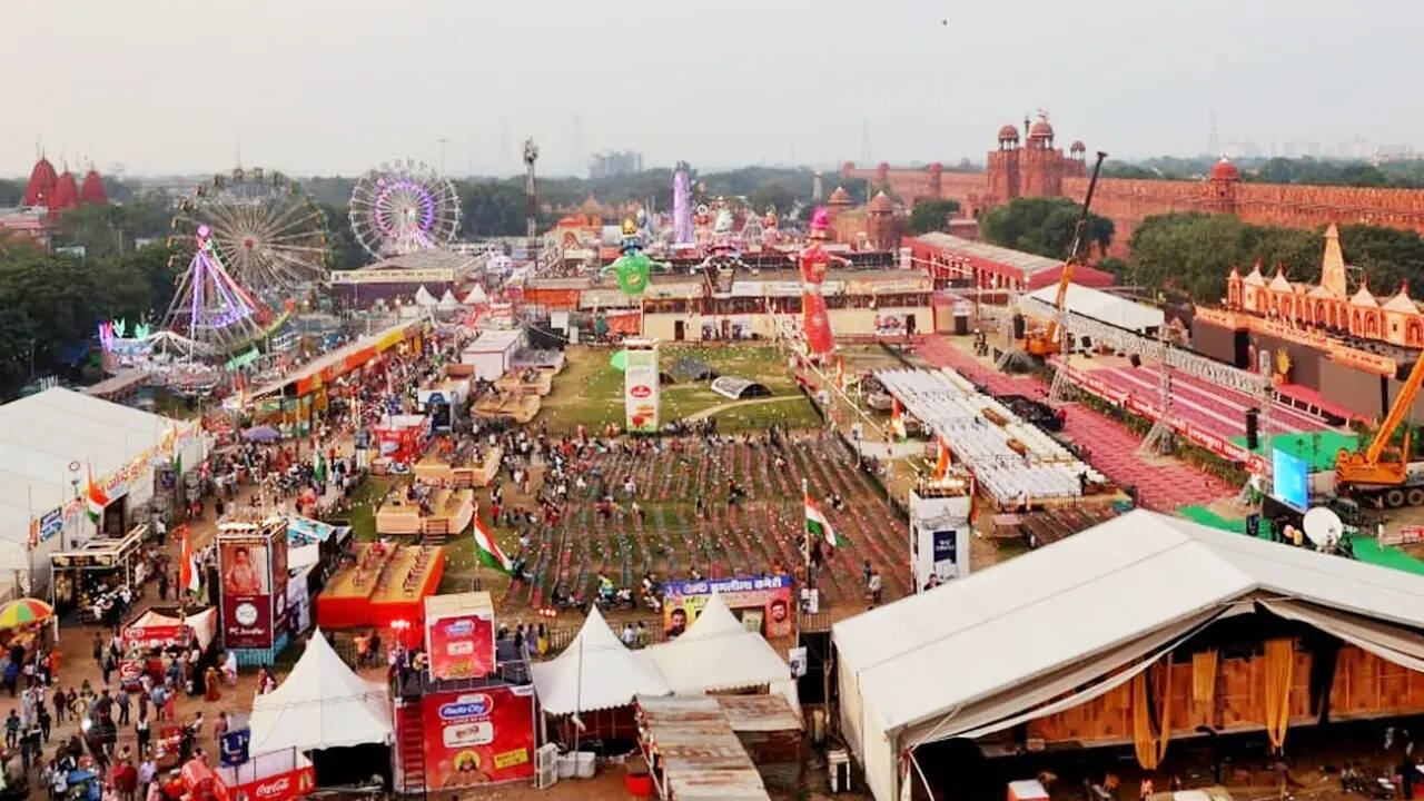 ​शताब्दी से कार्यक्रमों की मेजबानी