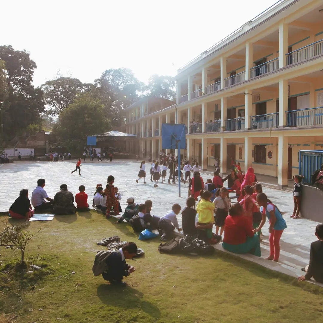 स्कूलों में हाइब्रिड मोड की पढ़ाई