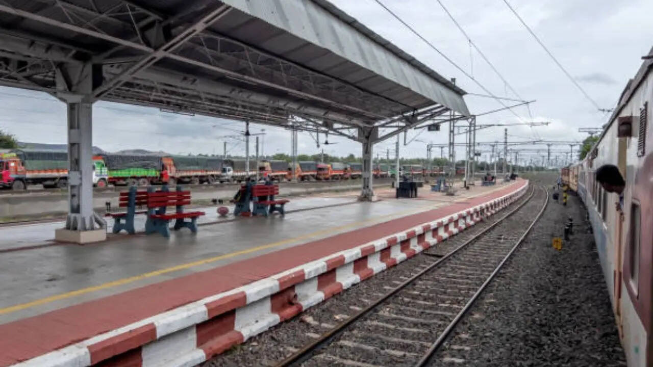 डेढ़ किलोमीटर से ज्यादा की लंबाई