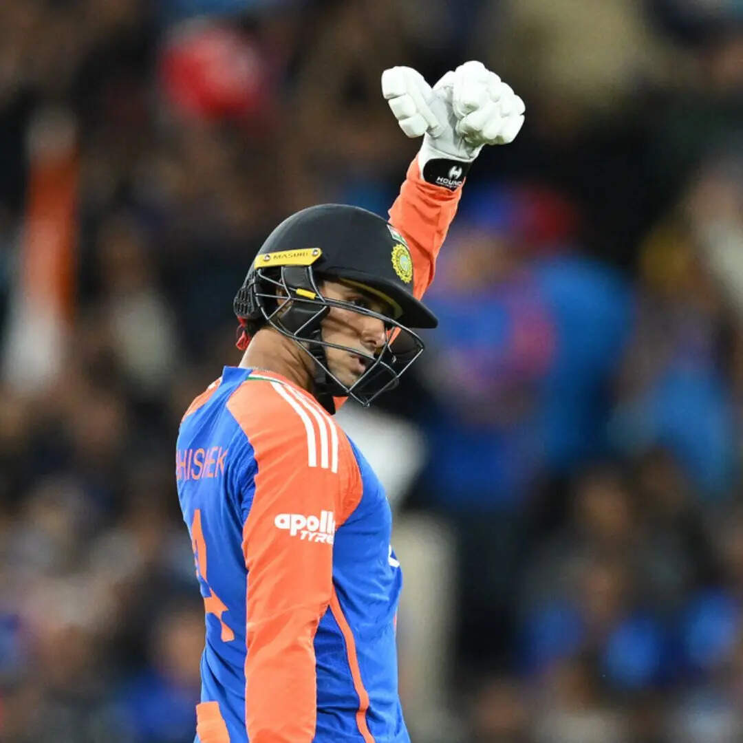 साहिबजादा फरहान को पीछे छोड़ा