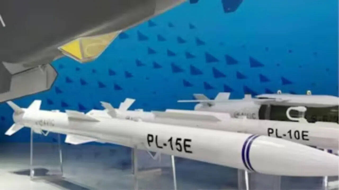2. PL-15 (चीन) – लंबी दूरी की सटीक मिसाइल
