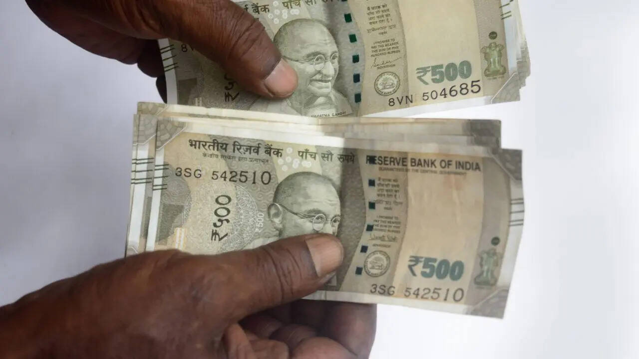 ​APY से कितने लोग जुड़े हैं​