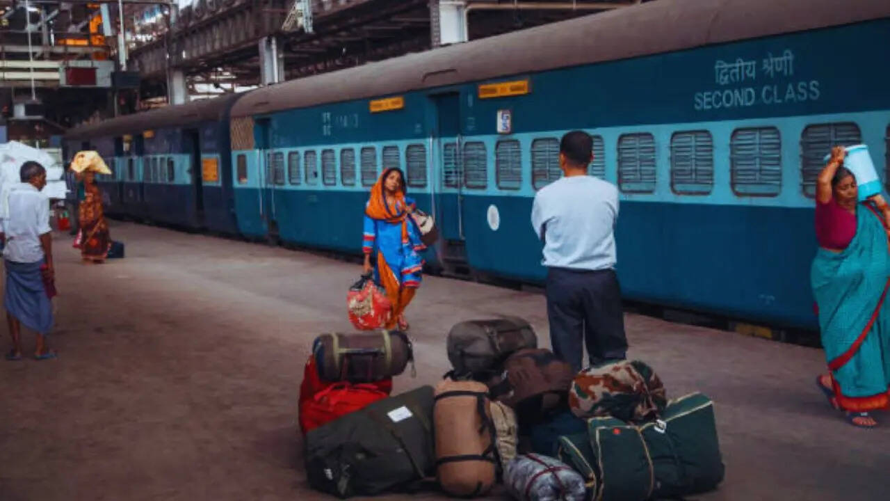 किस क्लास में कितना सामान फ्री