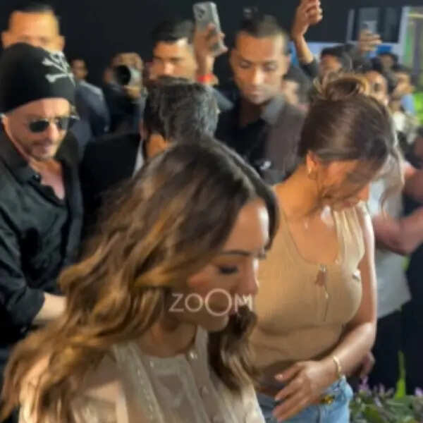 गौरी खान और सुहाना खान आई नजर