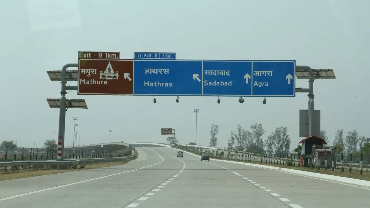 मालवाहक वाहनों की गति भी सीमित