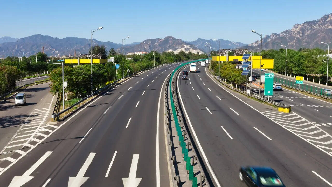 पैसेंजर कारों के लिए बदली रफ्तार