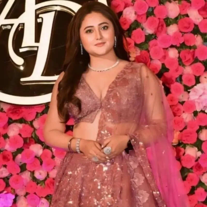 रश्मि देसाई (Rashami Desai)