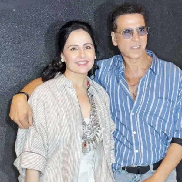 बहन के साथ दिखे अक्षय कुमार