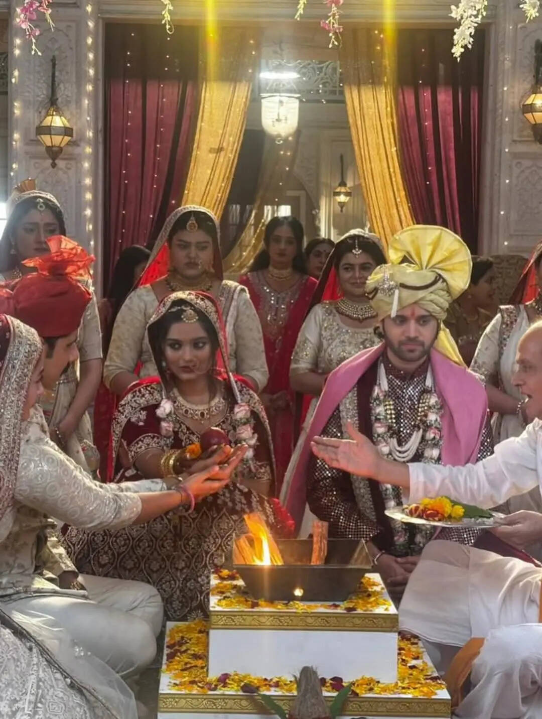 मनोज और मनीषा ने किया कन्यादान