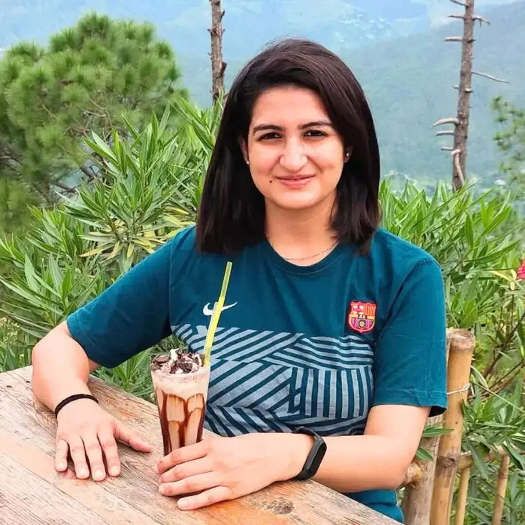 IAS ishita rathi marries IAS Ravi Sihag upsc topper Ishita Rathi ...