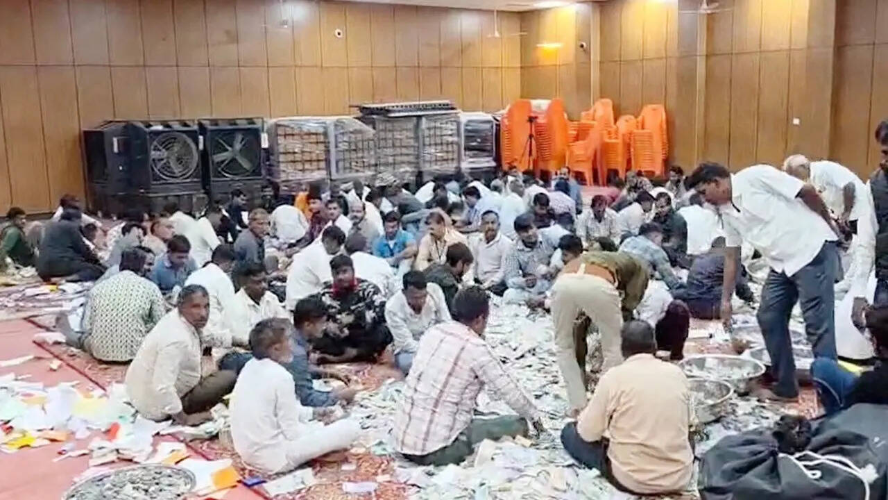 ​मूर्तियों की कहानी​