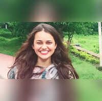 IAS टीना डाबी को Reel Star बोलना छात्रों को महंगा पड़ा क्या है फेमस DM से जुड़ा ये विवाद