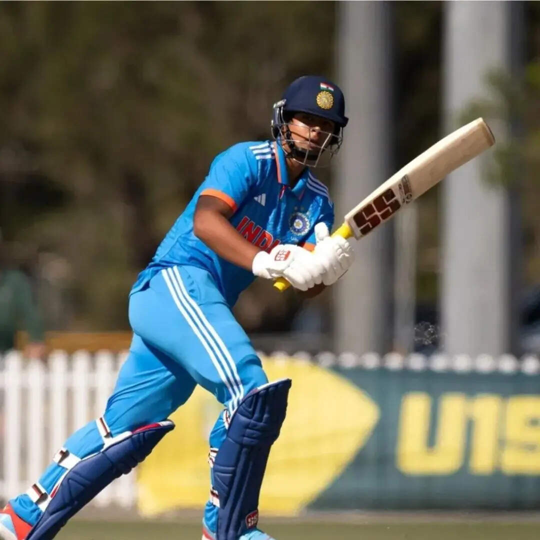 ​अंडर 19 टीम में शामिल