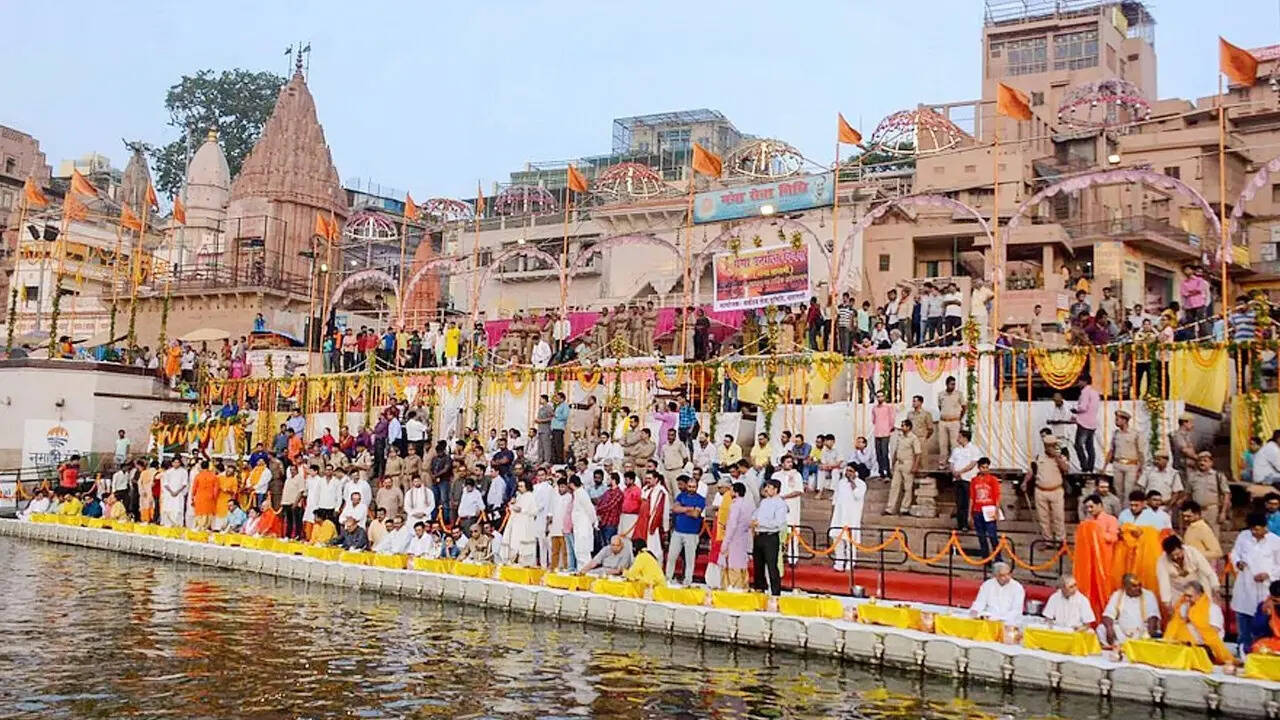 ​वाराणसी : 12 करोड़ से अधिक लोग 2025 में काशी घूमने और दर्शन करने पहुंचे​