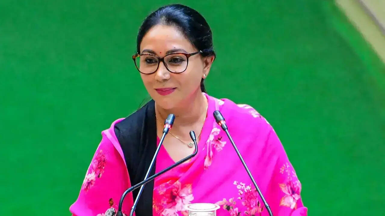 दीया कुमारी स्कूलिंग 