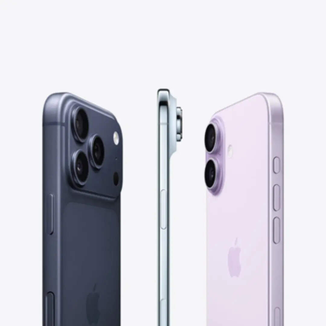 iPhone 17 (कीमत: ₹82,900)