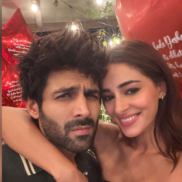 Ananya Pandey को भी डिनर डेट पर ले गए Kartik Aaryan