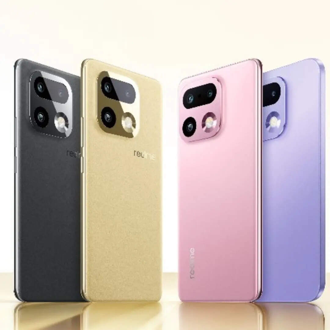वहीं, Realme 16 Pro+ 5G की कीमत 39,999 रुपये से शुरू होती है। इसका 8GB + 256GB वेरिएंट 41,999 रुपये और 12GB + 256GB वाला टॉप मॉडल 44,999 रुपये में आएगा। इस मॉडल पर 4,000 रुपये तक का बैंक डिस्काउंट दिया जा रहा है। दोनों स्मार्टफोन 9 जनवरी से Flipkart और रियलमी की आधिकारिक वेबसाइट पर बिक्री के लिए उपलब्ध होंगे।