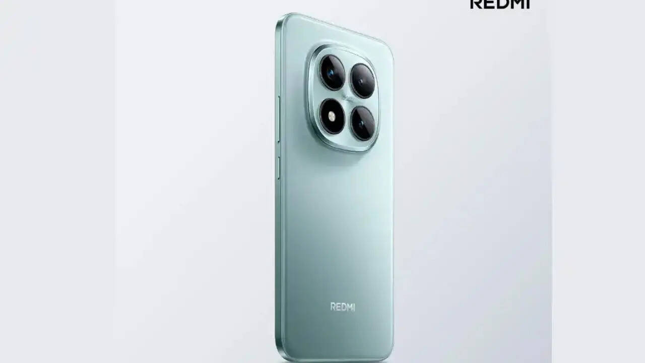 Redmi Note 15 5Redmi Note 15 5G में आपको दो वेरिएंट देखने को मिलने वाले हैं। इसमें बेस वेरिएंट में आपको 8GB की रैम और 128GB स्टोरेज मिलने वाली है। इसका दूसरा वेरिएंट 8GB रैम और 256GB स्टोरेज ऑप्शन के साथ आता है।