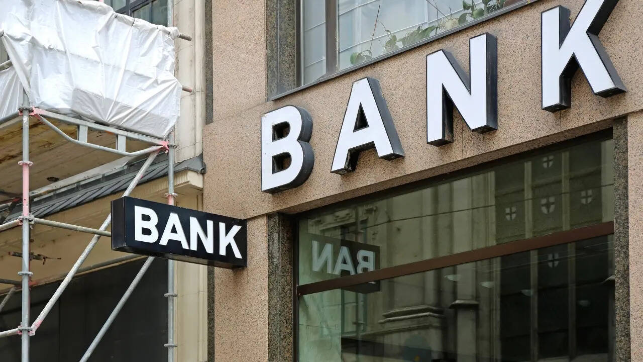 बेंचमार्क बना SBI का शेयर