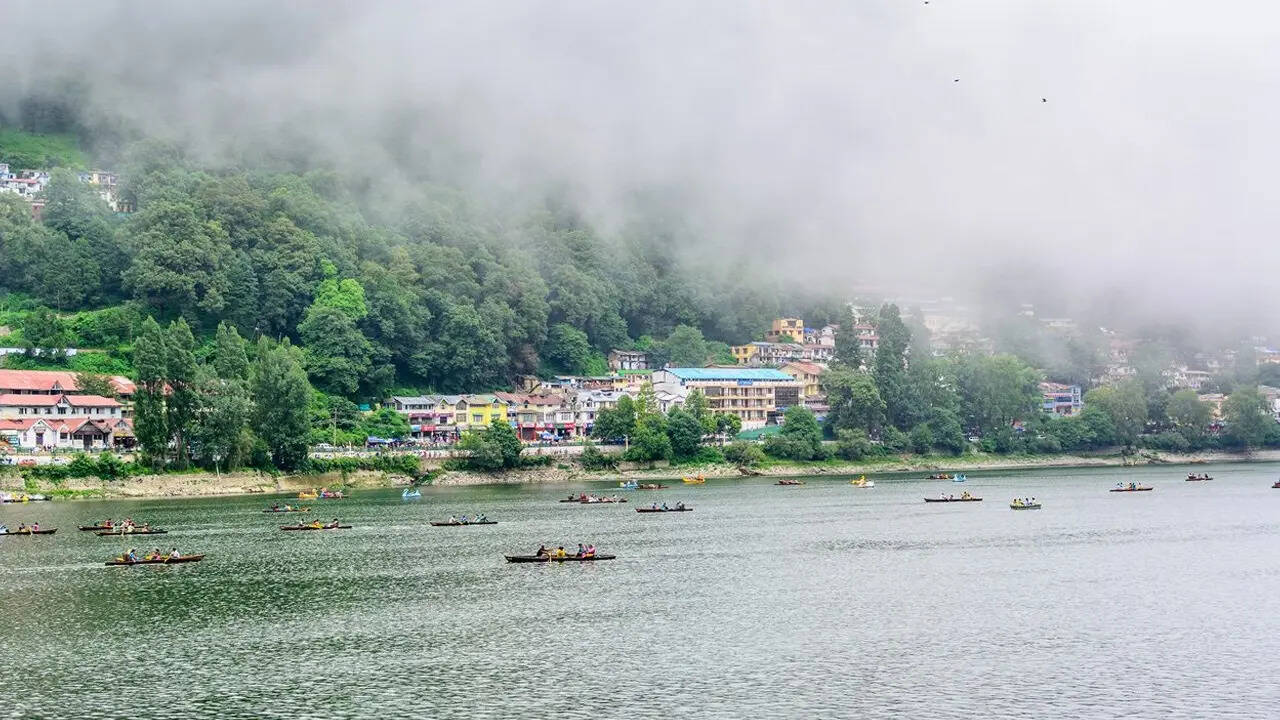 झील और शाम का जादू