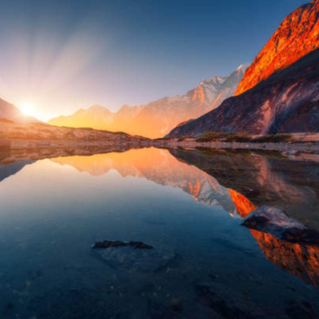 प्रकृति की गोद में बसी नदी