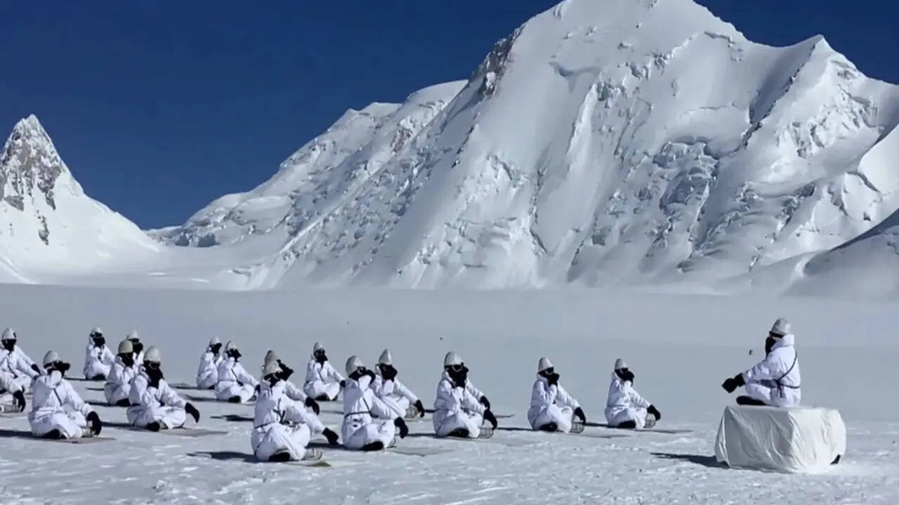 सांस लेना भी है दूभर फिर भी भारतीय जवान रहते हैं तैनात