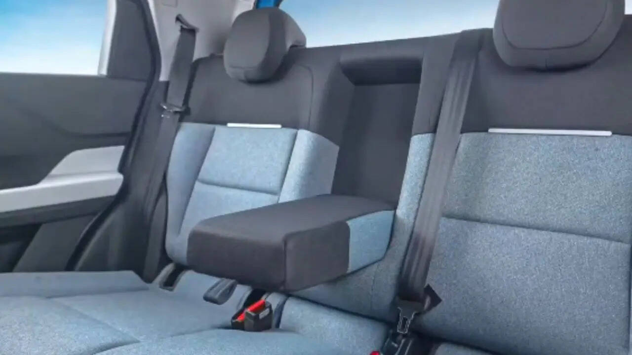  Accomplished वेरिएंट में TrailCrest R16 Alloy Wheels LED DRLs Infinity Glow LED Taillamps Ultra View 2603cm टचस्क्रीन एचडी इन्फोटेनमेंट एक्सटेंडेड थाई सपोर्ट सीट्स Clima Touch ऑटो टेम्प्रेचर कंट्रोल की सुविधा मिलेगी। 