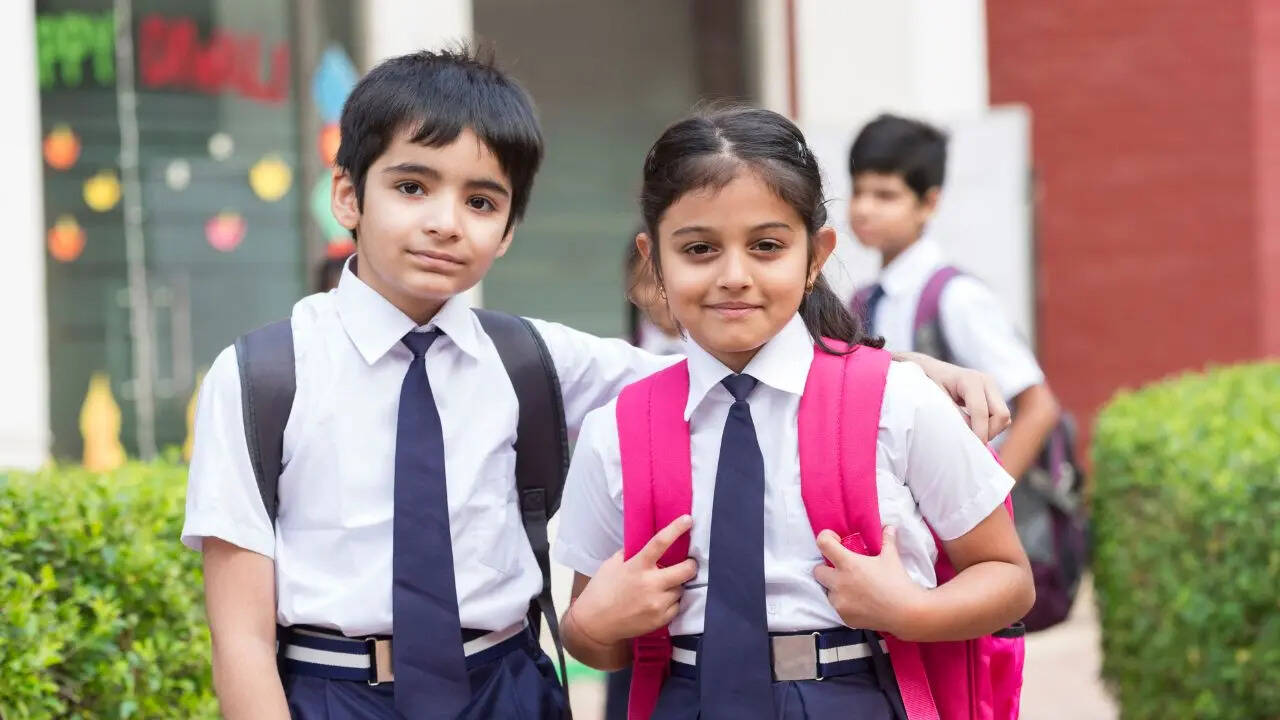 अब स्कूल कब खुलेंगे School Reopen Date January School Holiday