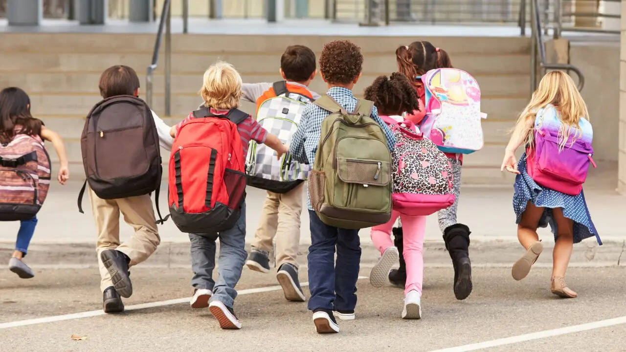 उत्तर प्रदेश के स्कूलों में लोहड़ी की छुट्टी  UP School Closed on Lohri