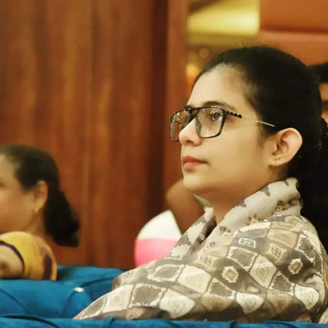 कानपुर यूनिवर्सिटी के कॉलेज से ग्रेजुएशन