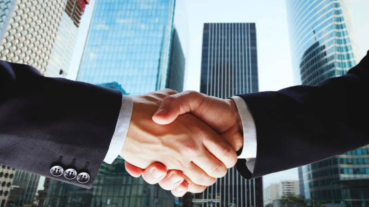 पब्लिक और प्राइवेट कंपनियों का अंतर