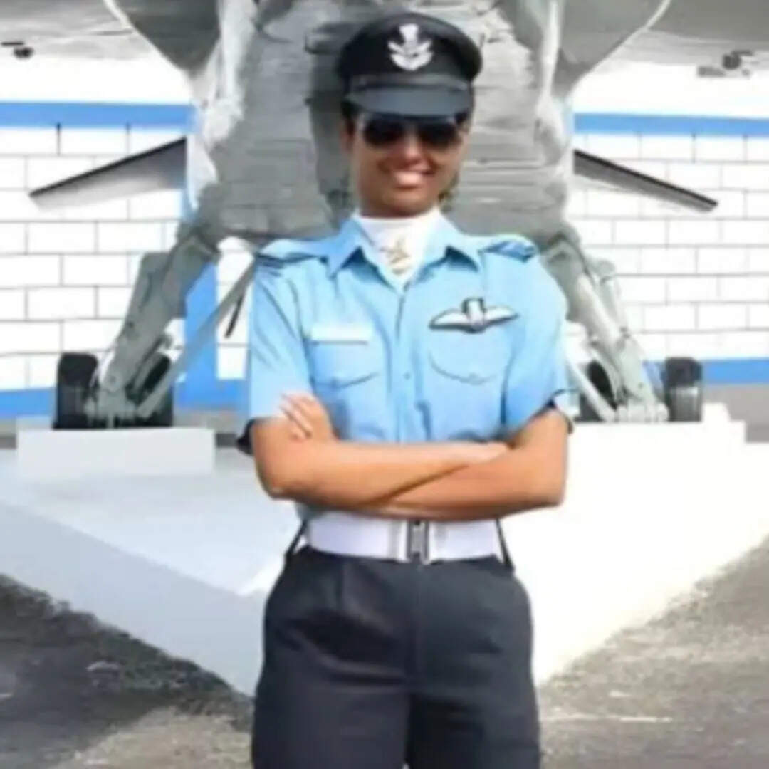 यहां से किया बीटेक