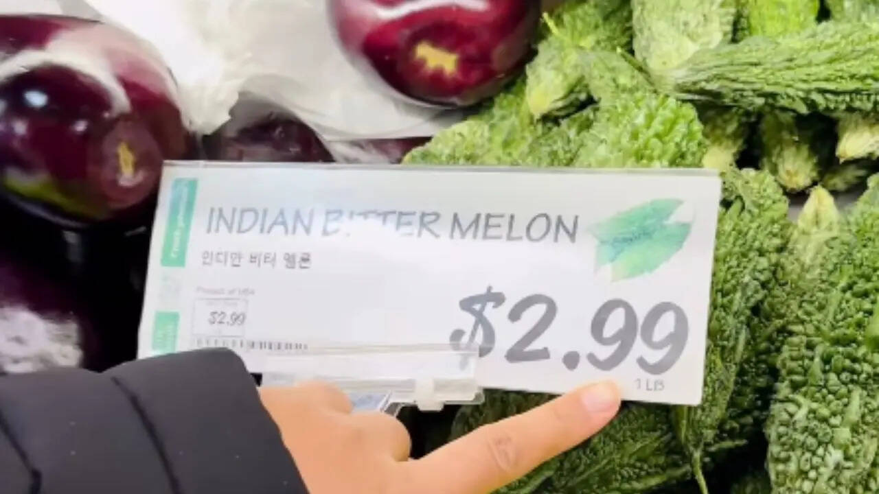 सब्जी खरीदने गई महिला ने बताई करेले की कीमत