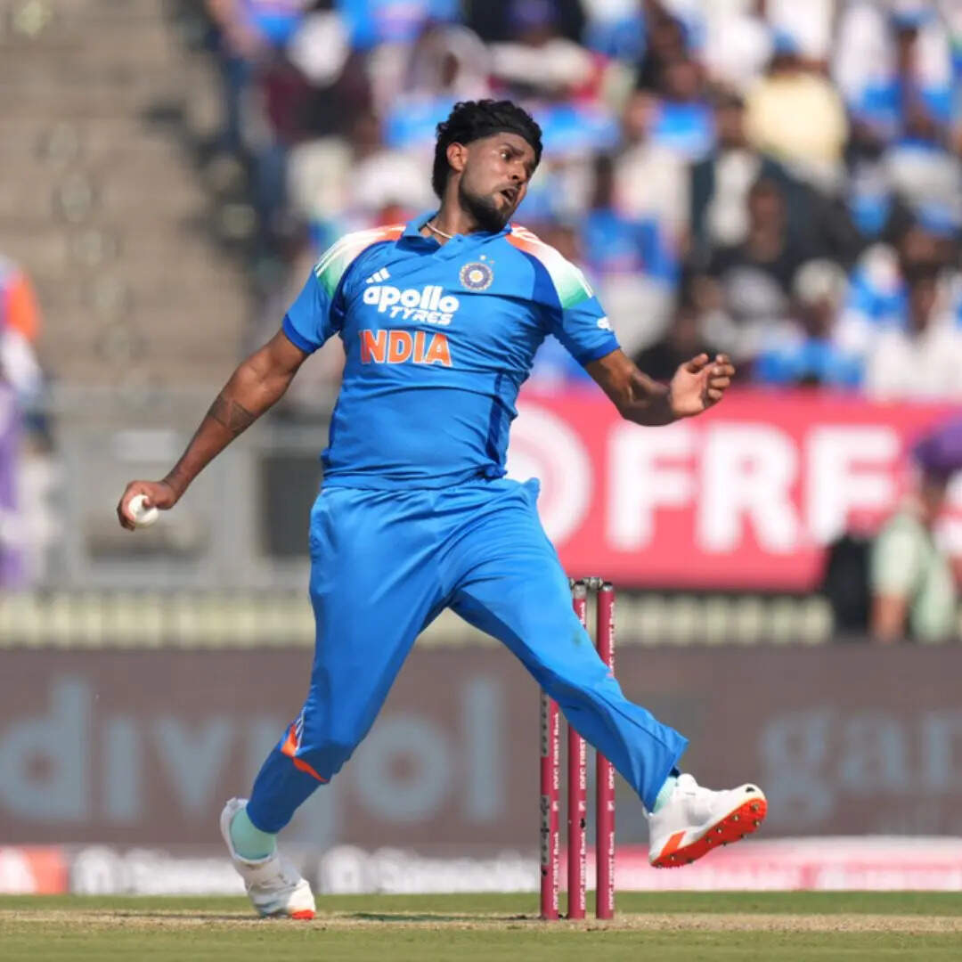 अजीत अगरकर पहले स्थान पर