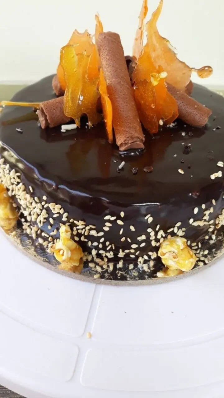 लोहड़ी पर चॉकलेट केक का मजा कुछ इस तरह लें।