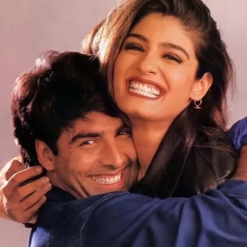 1998 में हो गए थे दोनों अलग