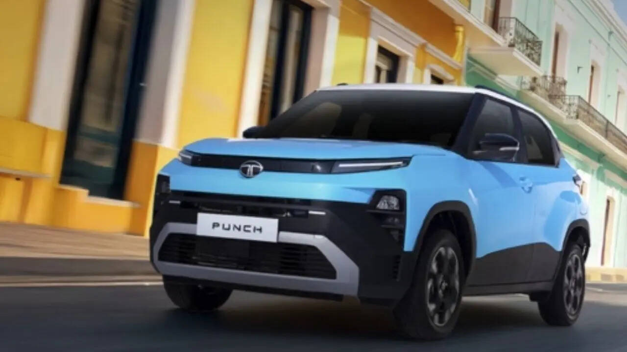 हाल ही में लॉन्च Tata Punch लाइनअप में Smart CNG 5 Speed Manual बेस CNG मैन्युअल वेरिएंट है, जो सीएनजी‑ईंधन को पसंद करने वाले ग्राहकों के लिए सबसे किफायती विकल्पों में से एक है। इसकी कीमत  6.69 लाख रुपए (एक्स शोरूम) पड़ती है।