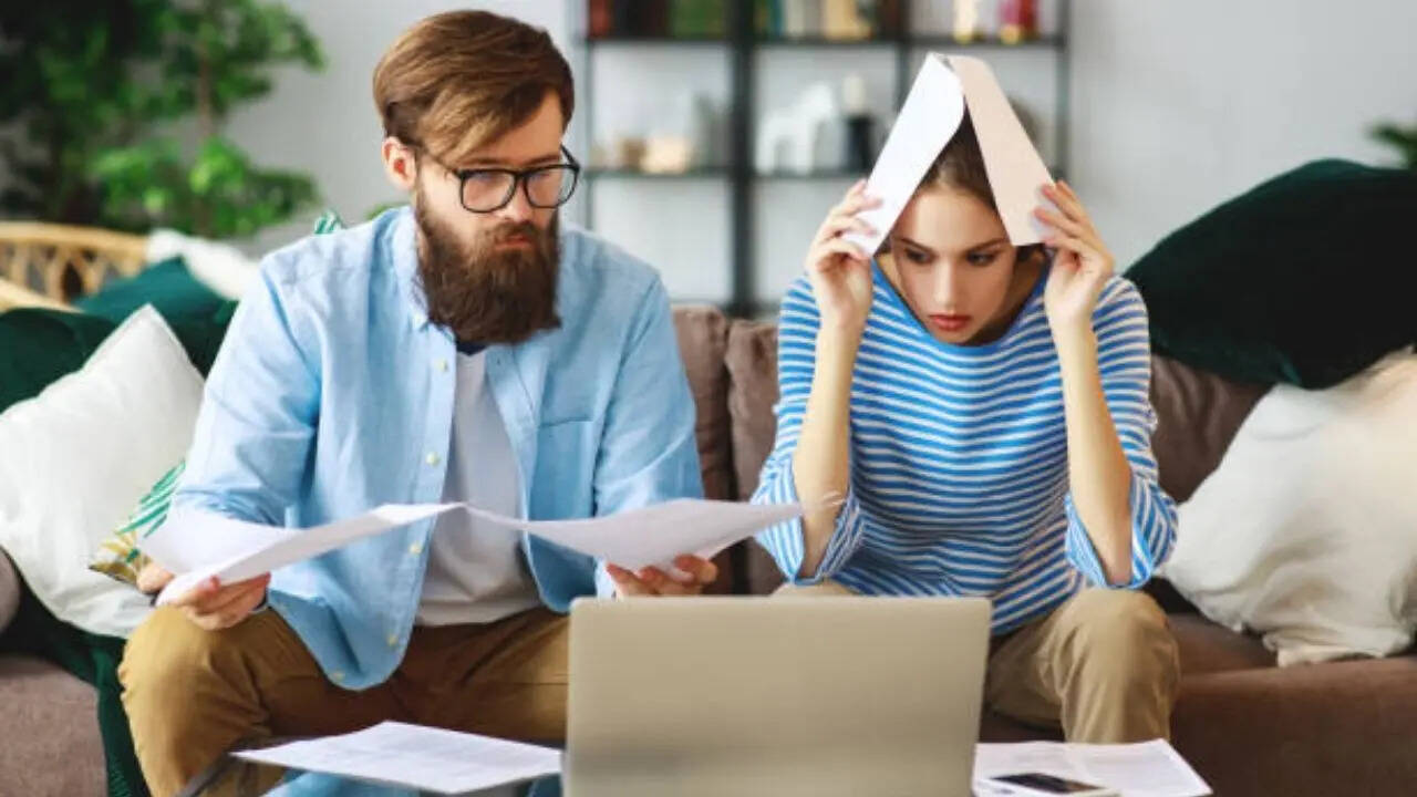 जनता चर्च और अमीर लोगों ने किया विरोध