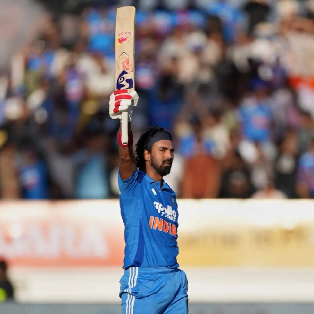 राहुल ने शिखर को छोड़ा पीछे