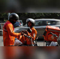 Blinkit के बाद Zepto Swiggy और Flipkart का बड़ा कदम 10 मिनट डिलीवरी का दावा छोड़ा