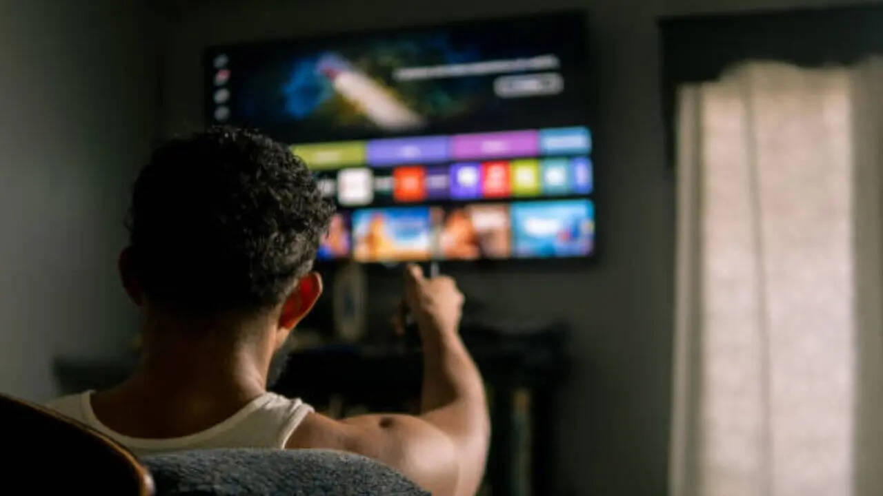 strongVW Pro 55 inch Smart TV Offerstrong VW के 55 इंच स्मार्ट टीवी को फ्लिपकार्ट में 59999 रुपये की कीमत में लिस्ट किया गया है। Republic Day Sale Offer में कंपनी ग्राहकों को इस स्मार्ट टीवी पर 58 का धमाकेदार डिस्काउंट दे रही है। आप अभी इस स्मार्ट टीवी को सिर्फ 24999 रुपये में खरीदकर घर ले जाएंगे। 