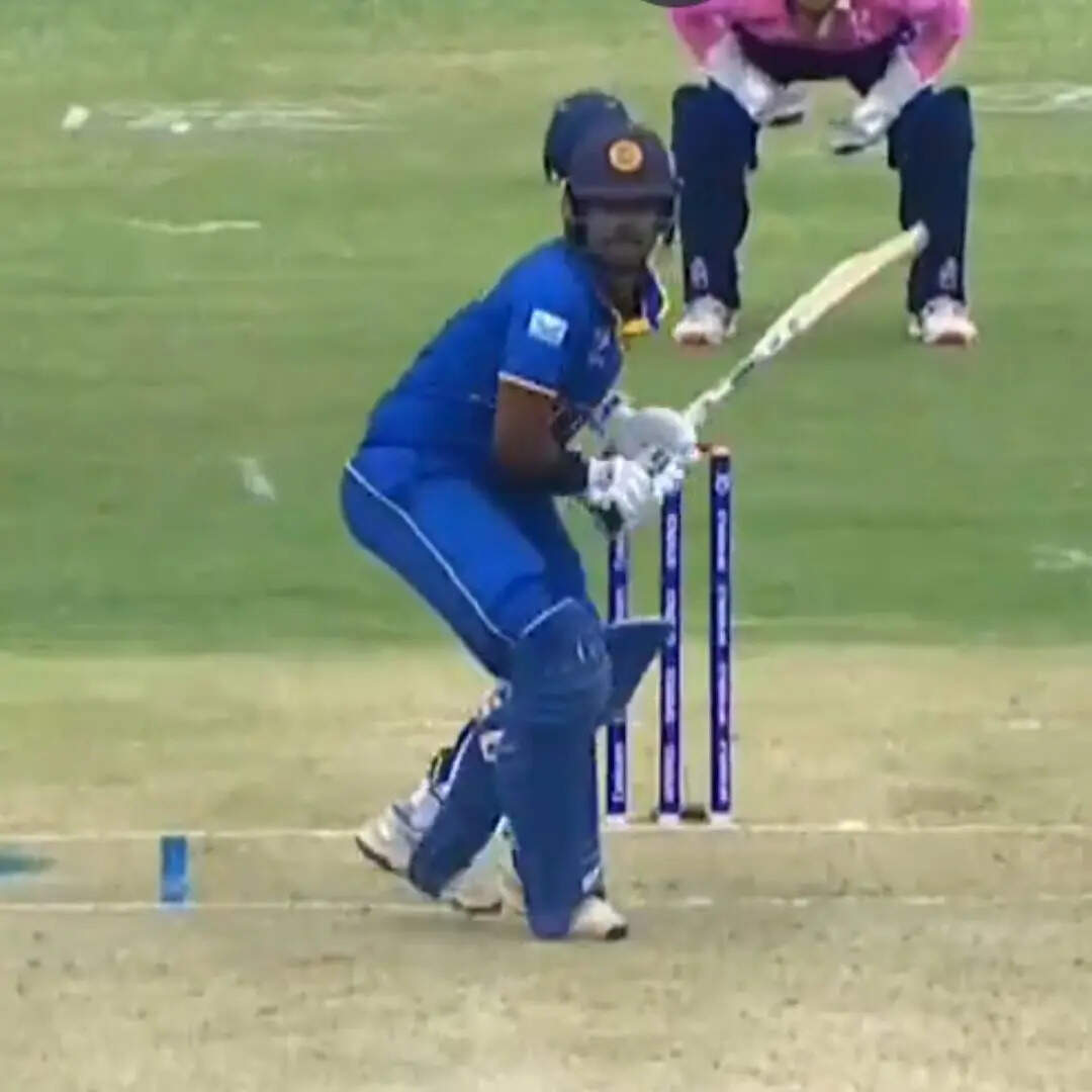 सलामी बल्लेबजों ने की जमकर कुटाई